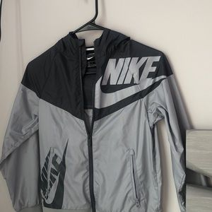 nike windbreaker